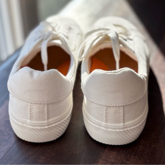 Quince - Eco Cotton Canvas Everyday Sneaker - Picture 10 of 17